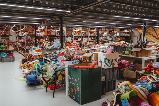 Atelier de reconditionnement de jeux et et jouets à la Maison d'Arrêt de Bois d'Arcy